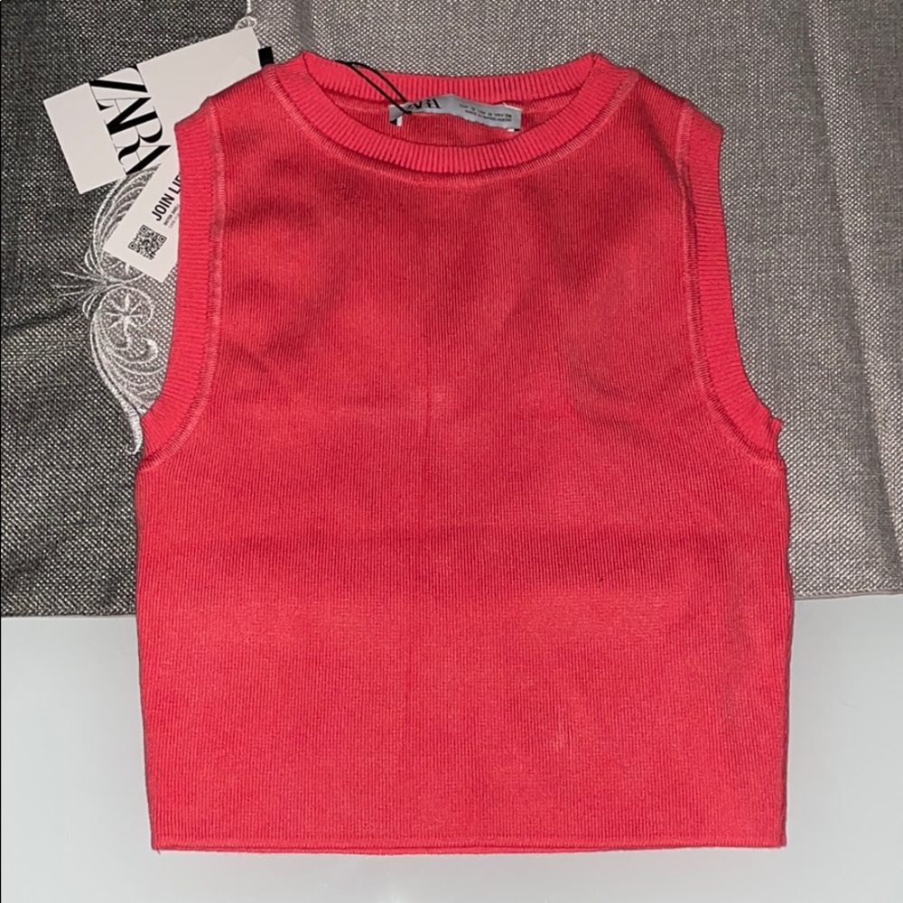 Cropped knit top